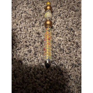Unbranded handmade beaded stylus in Yellow Gold​